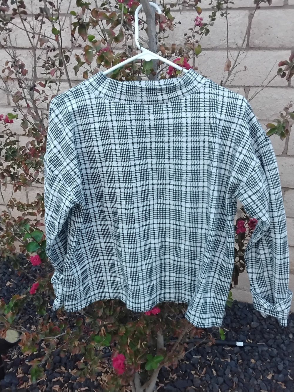 Ann Taylor Black and White Plaid Long-Sleeve Top
